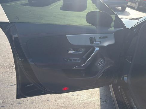 Used 2023 Mercedes-Benz CLA 250 image 9