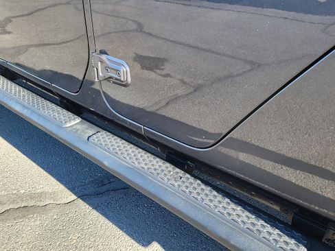 Used 2021 Jeep Gladiator Sport image 28