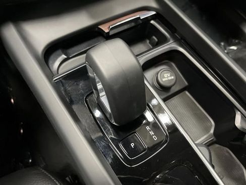 Used 2024 Volvo XC60 B5 Plus w/ Climate Package image 23