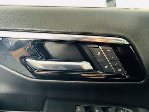 Used 2025 Chevrolet Tahoe Z71 AWD/4WD image 8