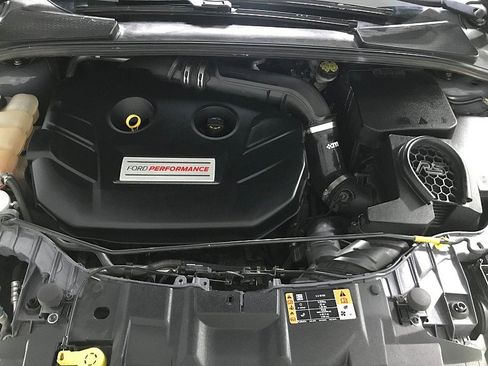 Used 2017 Ford Focus RS AWD/4WD image 33