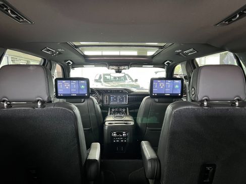 Used 2021 GMC Yukon Denali w/ Denali Premium Package AWD/4WD image 30
