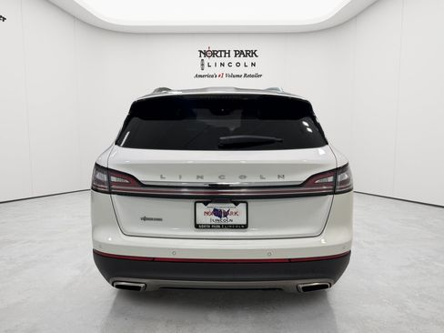 Used 2023 Lincoln Nautilus AWD w/ Premium Package image 4
