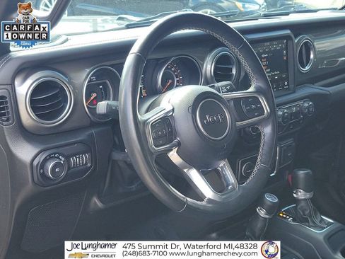 Used 2022 Jeep Wrangler Unlimited Sahara w/ Cold Weather Group AWD/4WD image 12