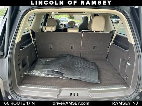 Used 2024 Lincoln Navigator L Reserve AWD/4WD image 6