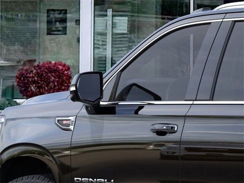 New 2026 GMC Yukon XL Denali w/ Denali Reserve Package image 12