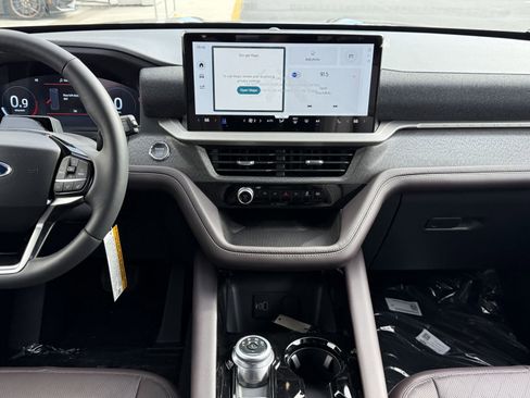 New 2026 Ford Explorer Platinum RWD image 10