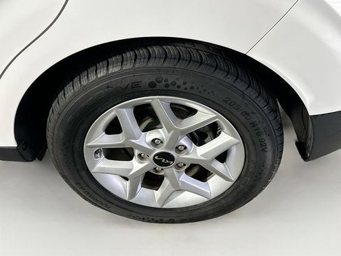 Used 2022 Kia Soul LX w/ Technology Package image 11