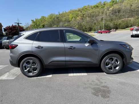 New 2026 Ford Escape ST-Line w/ Tech Pack #1 AWD/4WD image 4