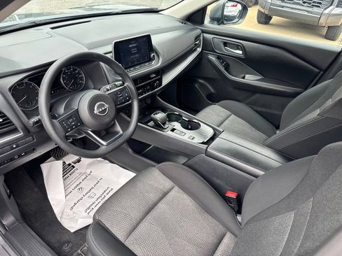 Used 2024 Nissan Rogue SV FWD image 13