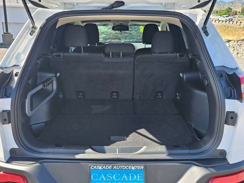 Used 2017 Jeep Cherokee Sport AWD/4WD image 21