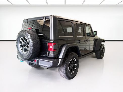 Used 2024 Jeep Wrangler Unlimited Rubicon 4xe w/ Technology Group AWD/4WD image 4