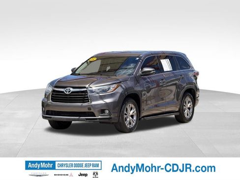 Used 2015 Toyota Highlander XLE FWD image 3