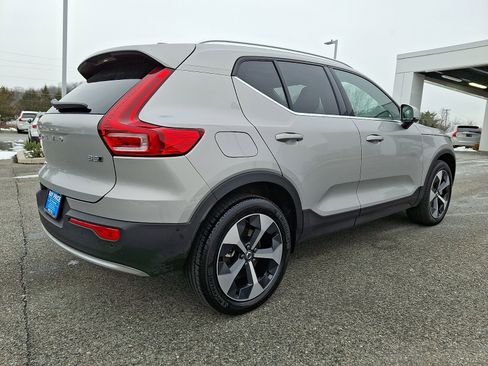 Certified 2025 Volvo XC40 B5 Plus image 6