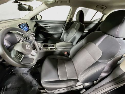 Used 2024 Nissan Sentra SV FWD image 18