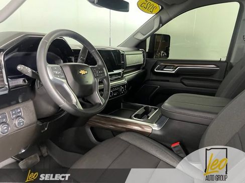 Used 2025 Chevrolet Silverado 3500 LT w/ Safety Package AWD/4WD image 11