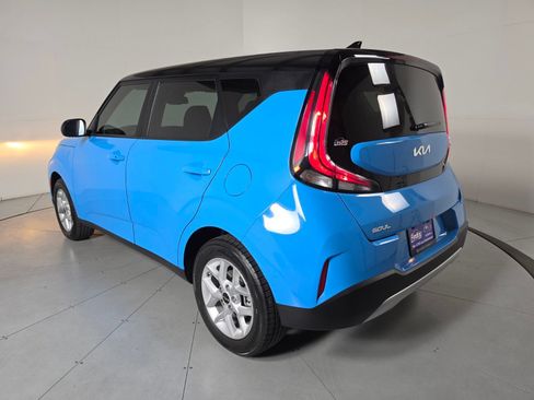 Used 2025 Kia Soul S FWD image 3