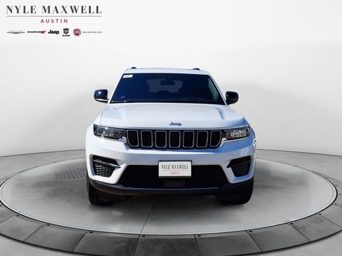 New 2025 Jeep Grand Cherokee Laredo X image 18