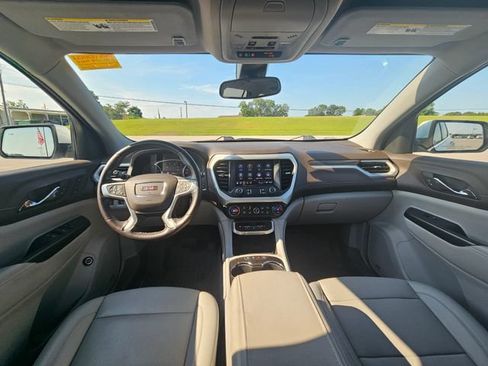 Used 2023 GMC Acadia SLT w/ Preferred Package FWD image 12