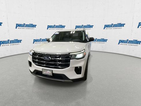 Certified 2025 Ford Explorer Active w/ Active Comfort Package AWD/4WD image 4