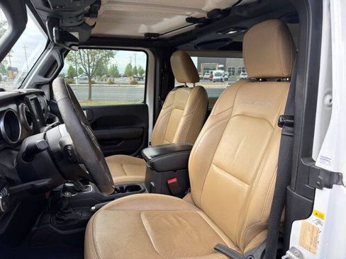 Used 2018 Jeep Wrangler Rubicon w/ Uconnect 4C Nav & Sound Group AWD/4WD image 8