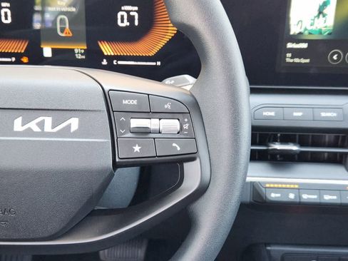 Certified 2025 Kia K4 FWD image 20