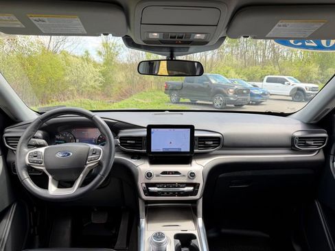 Certified 2023 Ford Explorer XLT w/ Equipment Group 202A AWD/4WD image 7