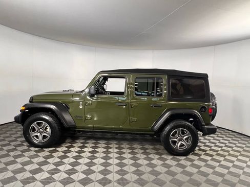 Used 2022 Jeep Wrangler Unlimited Sport image 11
