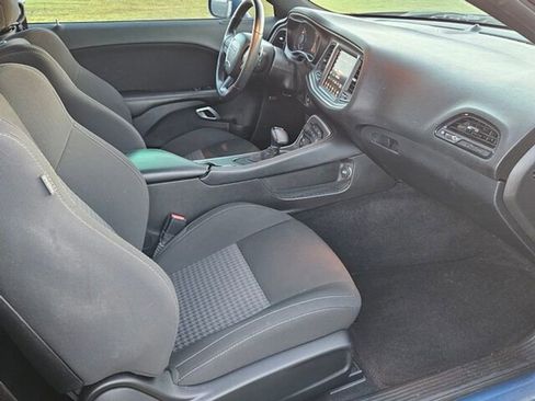 Used 2022 Dodge Challenger R/T w/ Blacktop Package image 11