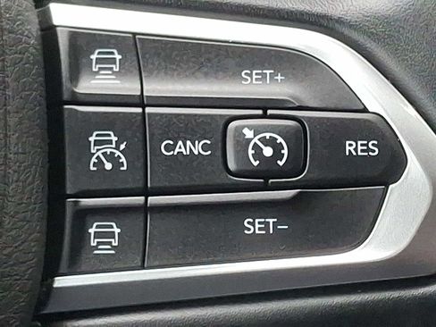 Used 2022 Jeep Compass Limited image 21