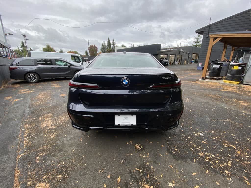 Used 2026 BMW 740i RWD image 5