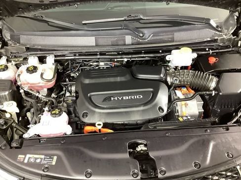 Used 2023 Chrysler Pacifica Touring-L FWD image 25