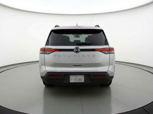 Used 2025 Nissan Pathfinder SV image 7