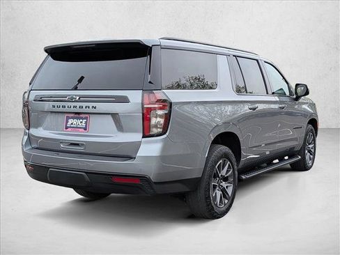 Used 2023 Chevrolet Suburban Z71 w/ Luxury Package AWD/4WD image 5