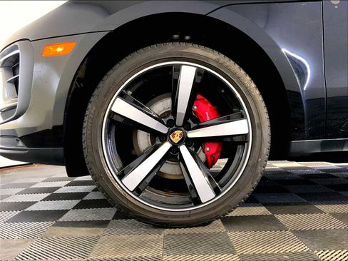 Certified 2023 Porsche Macan S AWD/4WD image 11
