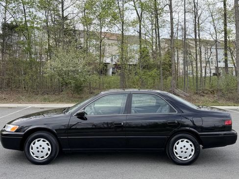 Used 1997 Toyota Camry CE image 2