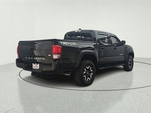 Used 2016 Toyota Tacoma TRD Off-Road AWD/4WD image 5