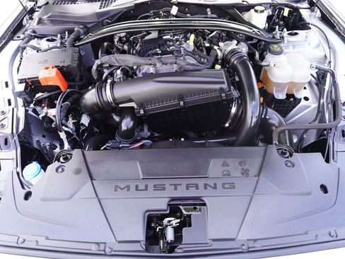 Used 2025 Ford Mustang Convertible RWD image 22