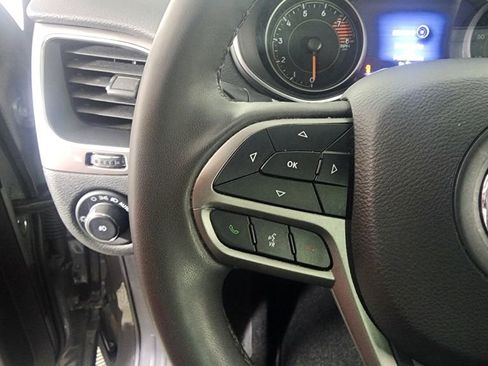 Used 2022 Jeep Cherokee Latitude Lux image 17