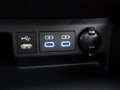 Used 2022 Toyota Highlander XLE image 36