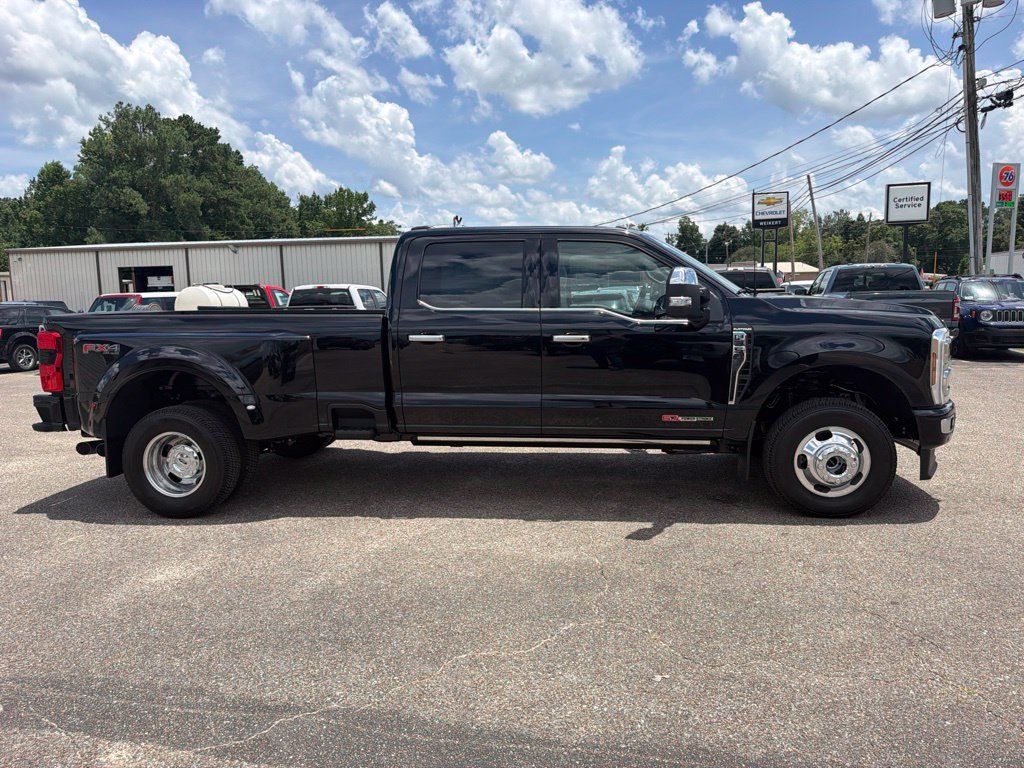New 2026 Ford F350 Platinum w/ Platinum Plus Package AWD/4WD image 4