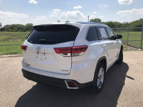 Used 2018 Toyota Highlander Limited image 7