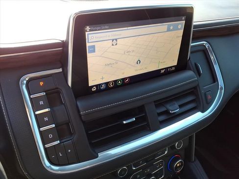 Used 2021 Chevrolet Tahoe Premier w/ Premium Package image 26