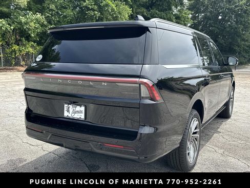New 2026 Lincoln Navigator L Reserve AWD/4WD image 7