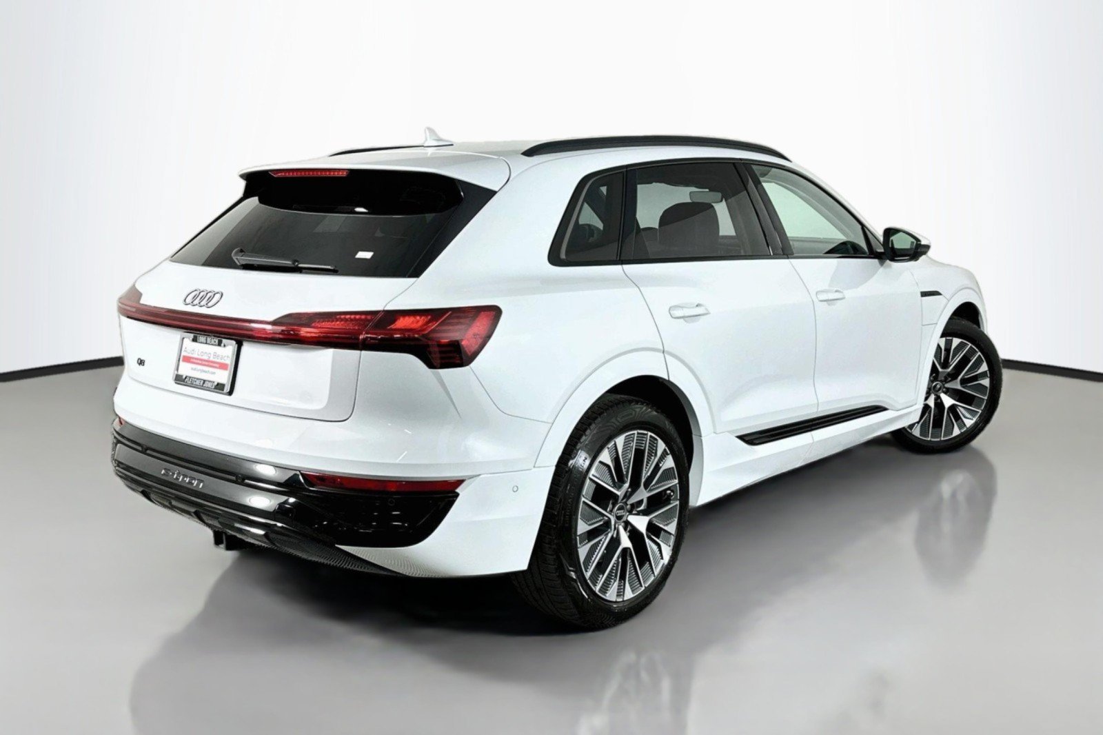 Used 2024 Audi Q8 e-tron Premium Plus w/ Premium Plus Package AWD/4WD image 14
