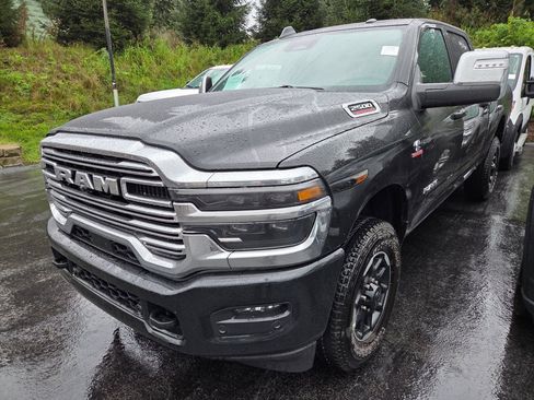 Used 2026 RAM 2500 Laramie AWD/4WD image 5
