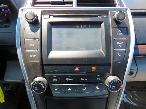 Used 2017 Toyota Camry LE image 26