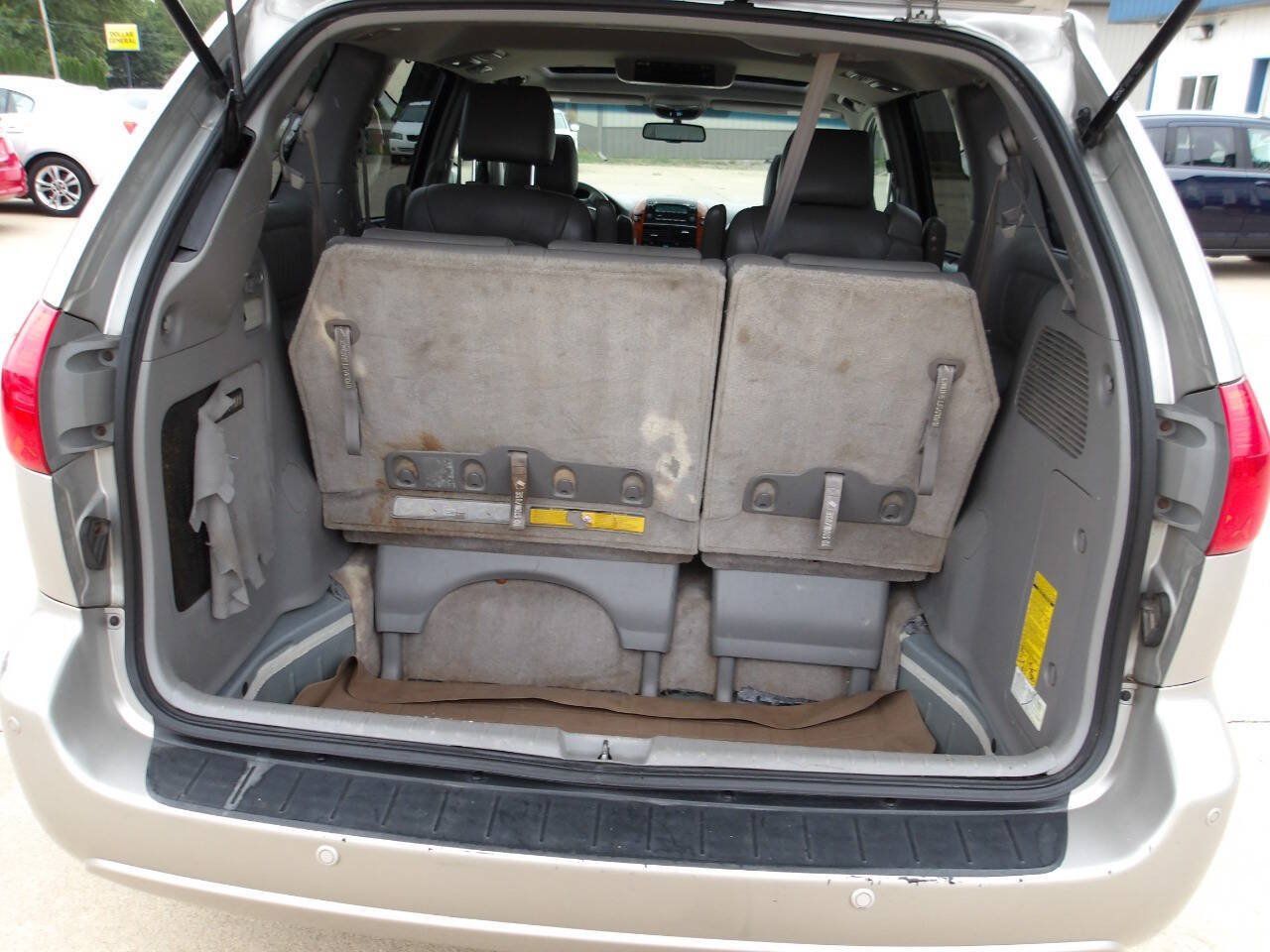 Used 2008 Toyota Sienna XLE Limited w/ XLE Limited Pkg 1 FWD image 23