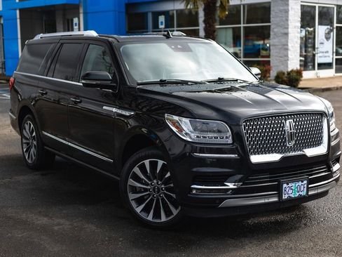 Used 2021 Lincoln Navigator L Reserve image 2