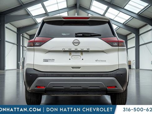 Used 2023 Nissan Rogue SV image 31